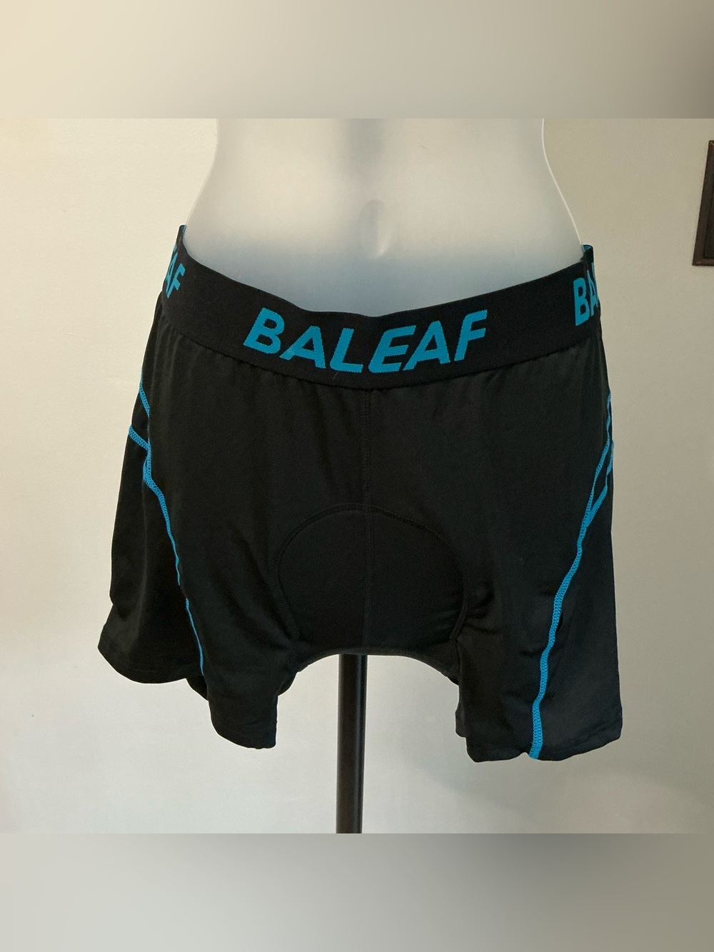Baleaf Cycling Shorts – Adult L – Black – Padded – NWT